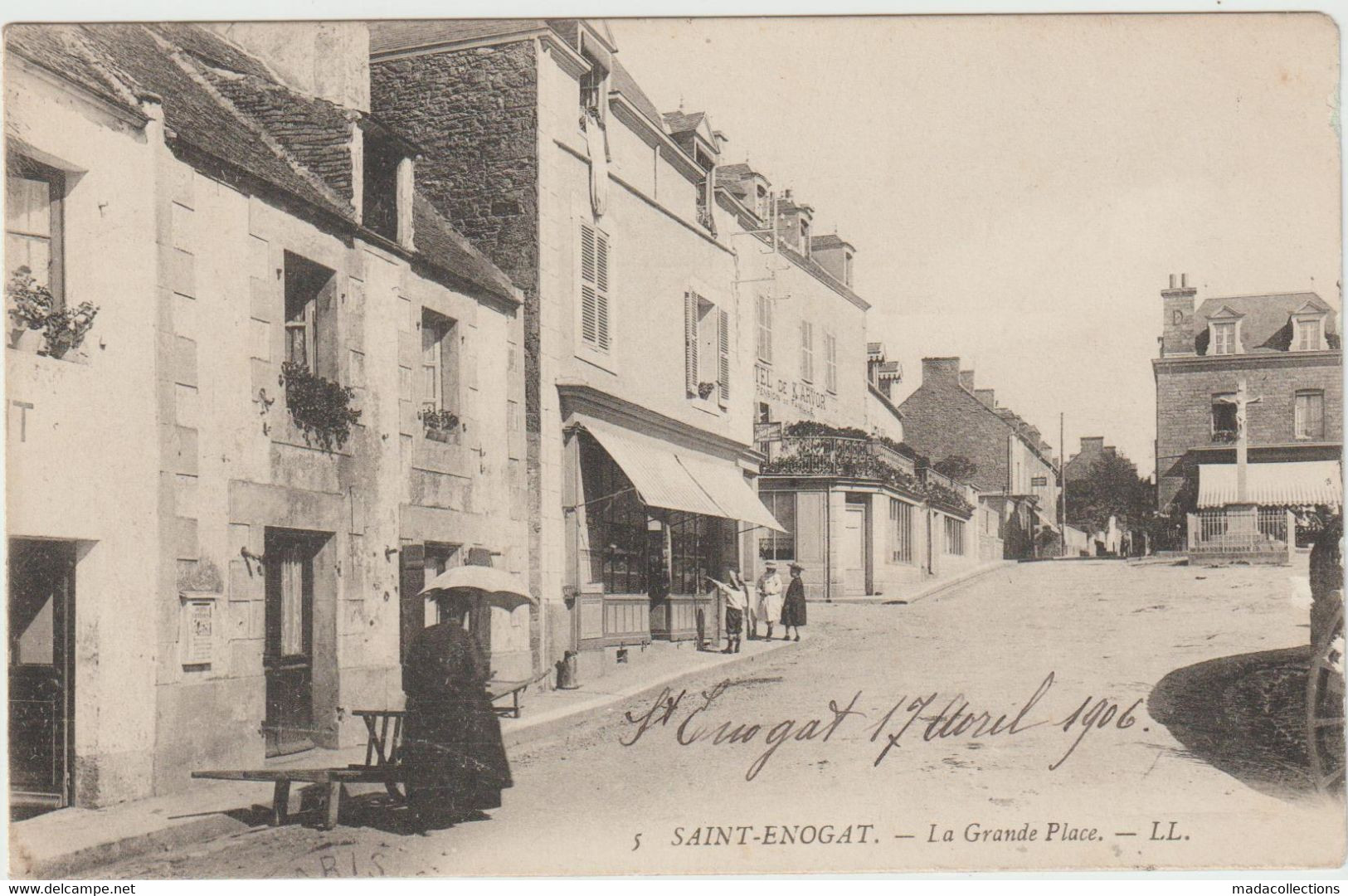 Saint Enogat (35 - Ile Et Vilaine) La Grande Place - Andere & Zonder Classificatie