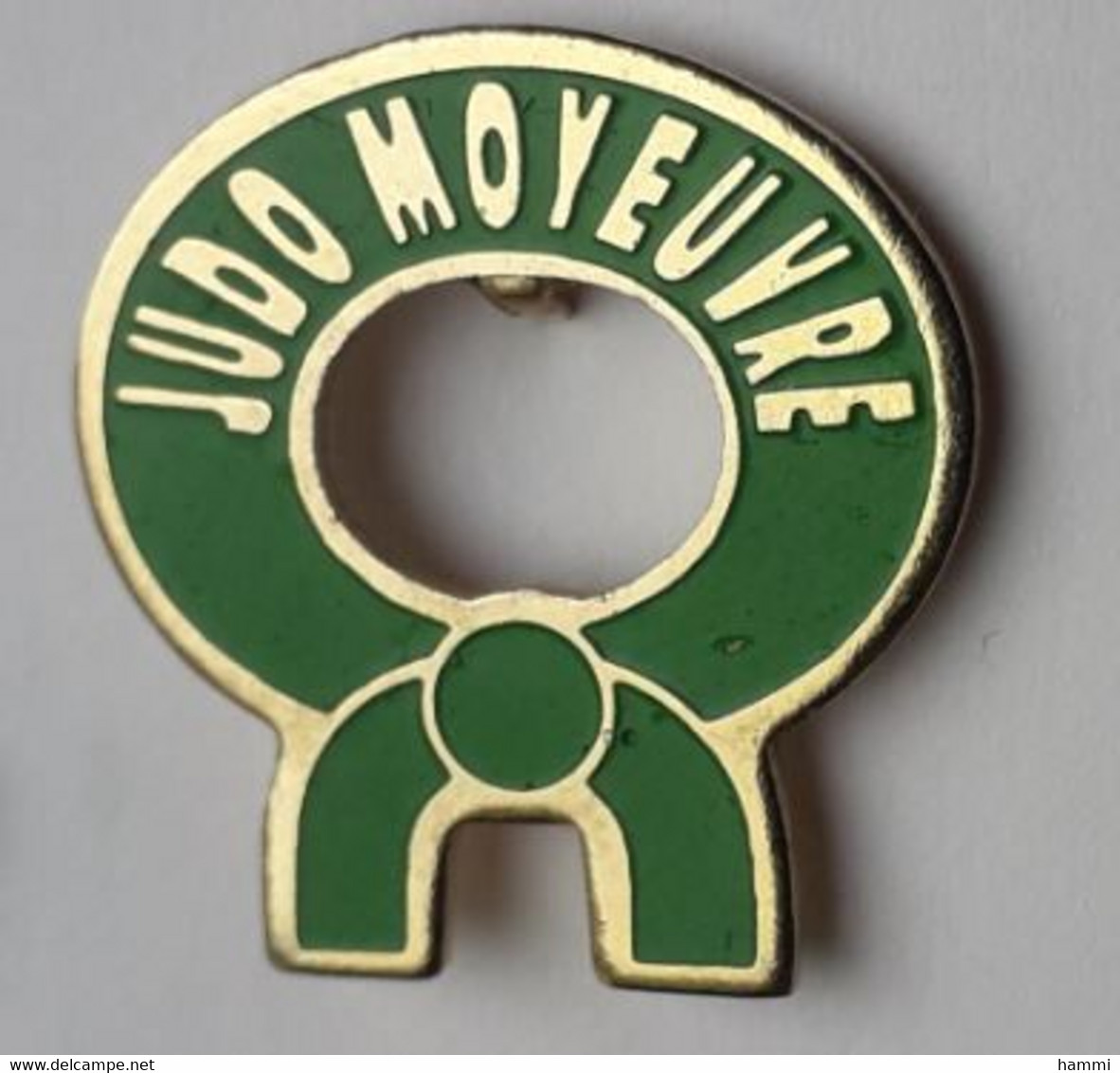 QQ185 Pin's Judo MOYEUVRE Moselle Ceinture Verte Achat Immédiat - Judo