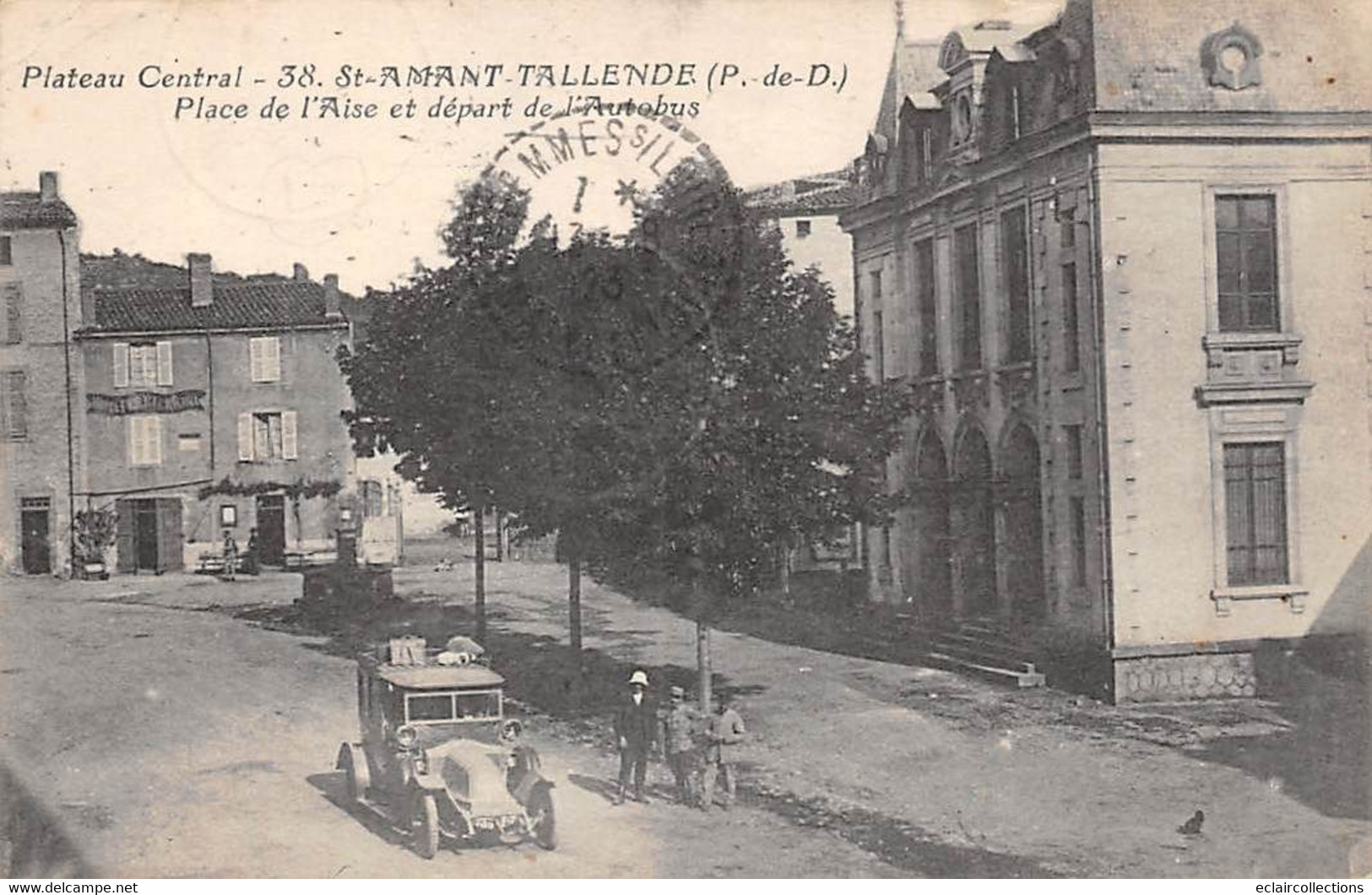 Saint-Amant-Tallende       63         Place De L'Aise Et Départ De L'autobus      (voir Scan) - Sonstige & Ohne Zuordnung