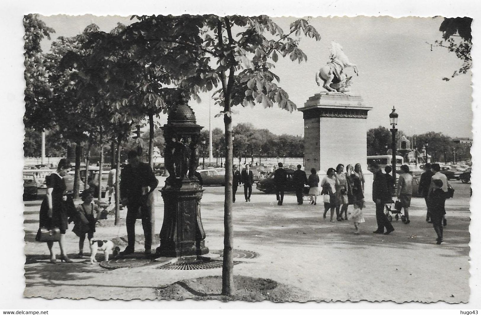 (RECTO / VERSO) PARIS EN 1964 - PLACE DE LA CONCORDE - FONTAINE WALLACE  ANIMEE - PHOTO FORMAT CPA - 75 - Photographs