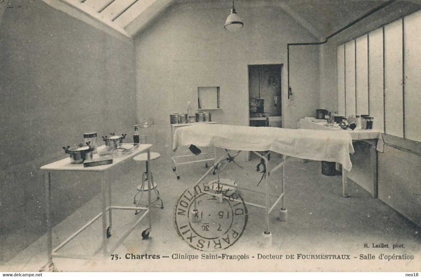 Clinique St François à Chartres Du Docteur De Fourmestraux Né à Trappes . Salle Operarion. Chirurgien - Trappes