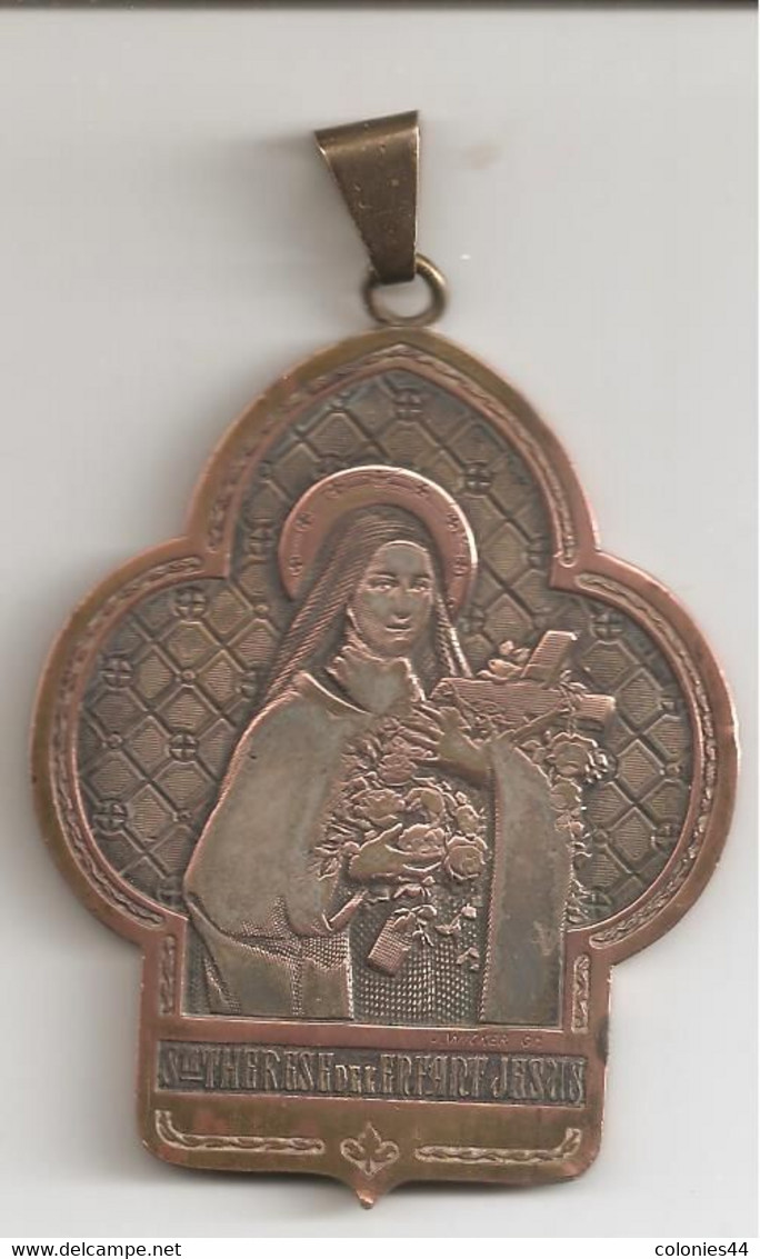 Médaille Cuivre Argenté Sainte Thérèse De L'Enfant Jesus - Religion & Esotericism