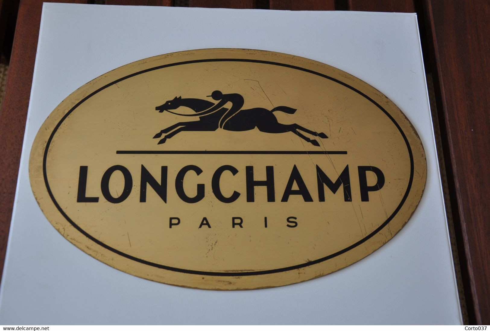 Plaque De Revendeur 'Longchamp - Paris' - Plaques émaillées (après 1960)