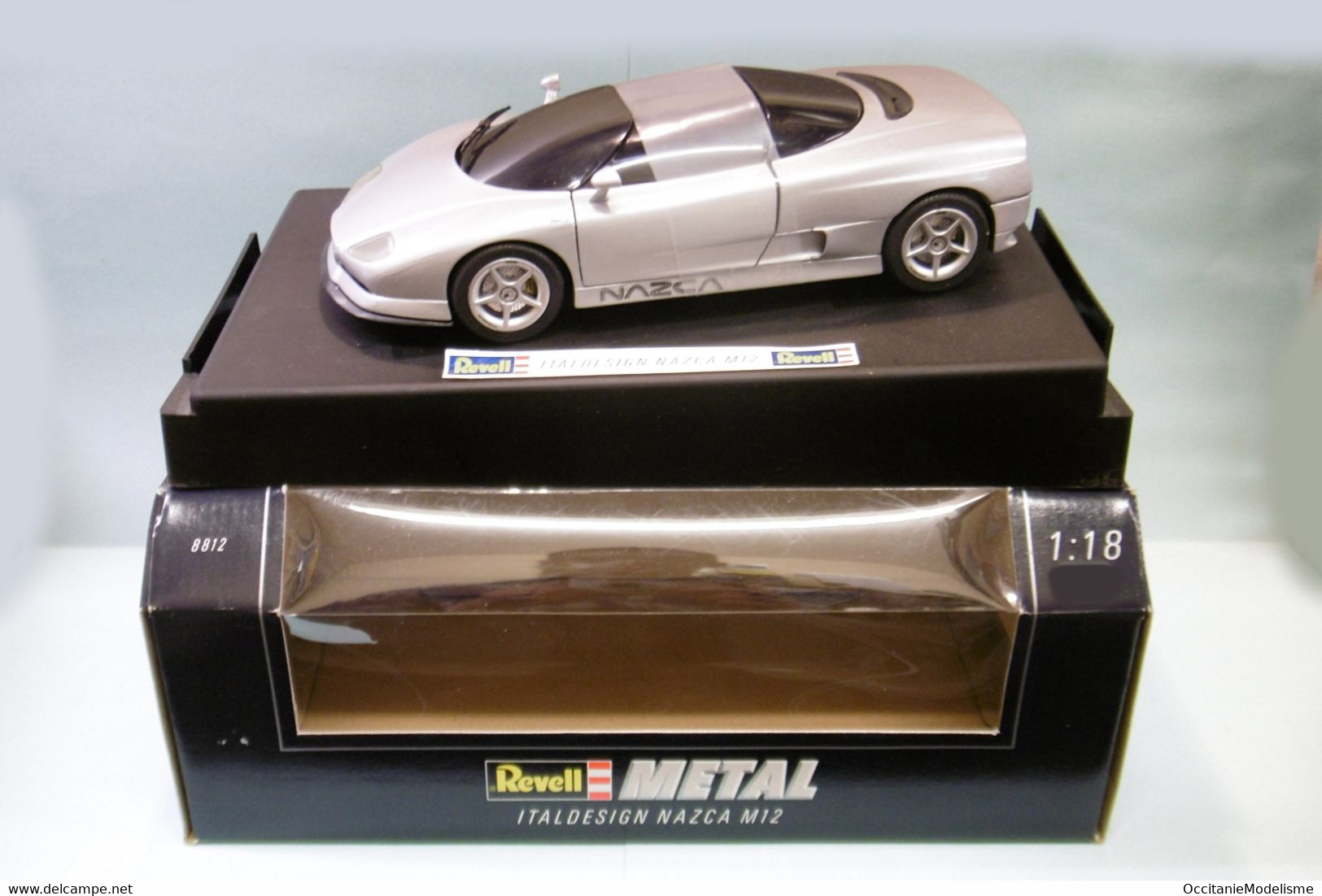 Revell - ITALDESIGN NAZCA M12 Gris Métallisé Réf. 8812 BO 1/18 - Revell