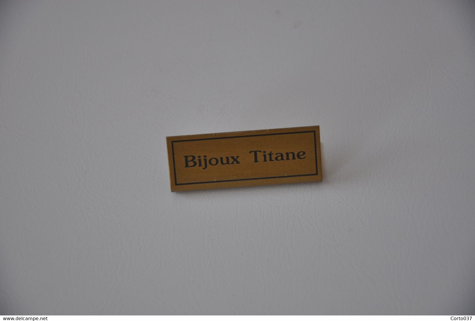 Petite Plaque En Métal 'Bijoux Titane' - Emailschilder (ab 1960)
