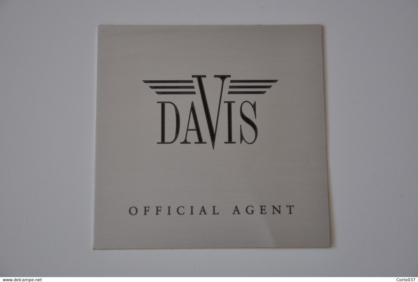 Plaque De Revendeur 'Davis' - Placas Esmaltadas (desde 1961)