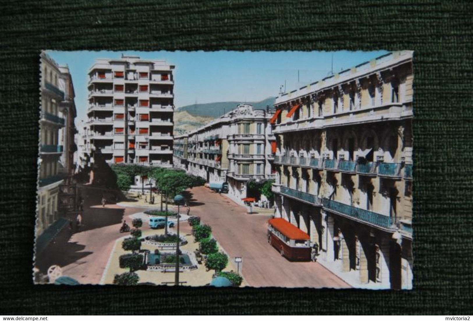 ORAN - La Place Des Victoires - Oran