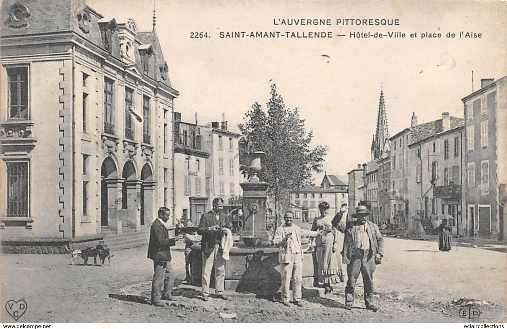 Saint-Amant-Tallende       63       Hôtel De Ville, Fontaine Et Place De L'Aise       (voir Scan) - Andere & Zonder Classificatie