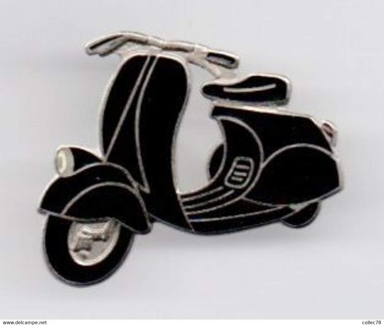 Pin's Démons Et Merveilles "SCOOTER NOIR VESPA" - Moto