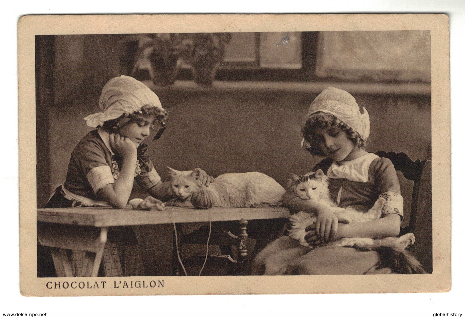 DG2054 -   JEUNE FILLE  FILLETTE , ENFANT, GIRL GRETE REINWALD & SISTER HANNI WITH PUSSYCATS - LEPOGRAVURE - Portraits