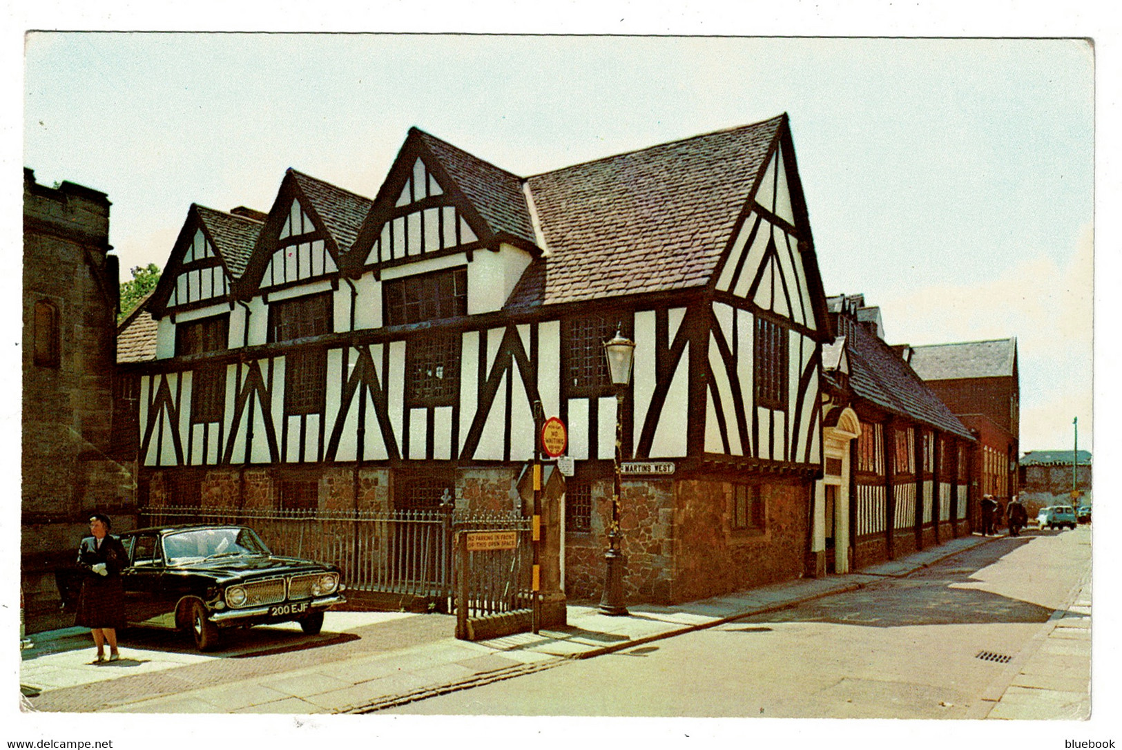 Ref 1489 - Postcard - Ford Zephyr Car At Leicester Guildhall - Leicester