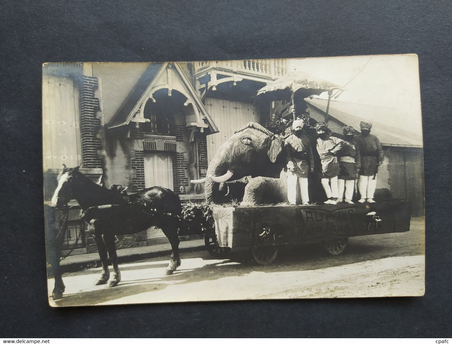 lot de 7 cartes photo - Fête de la Mi-Carême de Guérande (tampon au dos de Penot à Guerande et Thomaray Le Croisic)