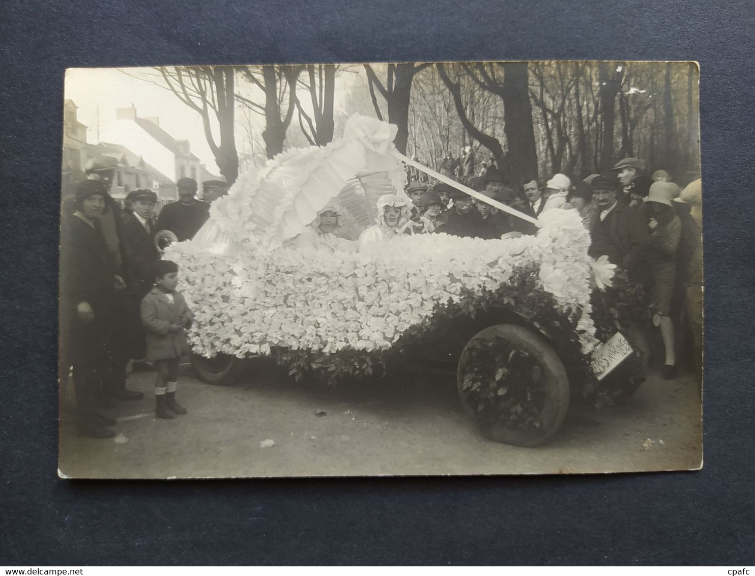 lot de 7 cartes photo - Fête de la Mi-Carême de Guérande (tampon au dos de Penot à Guerande et Thomaray Le Croisic)