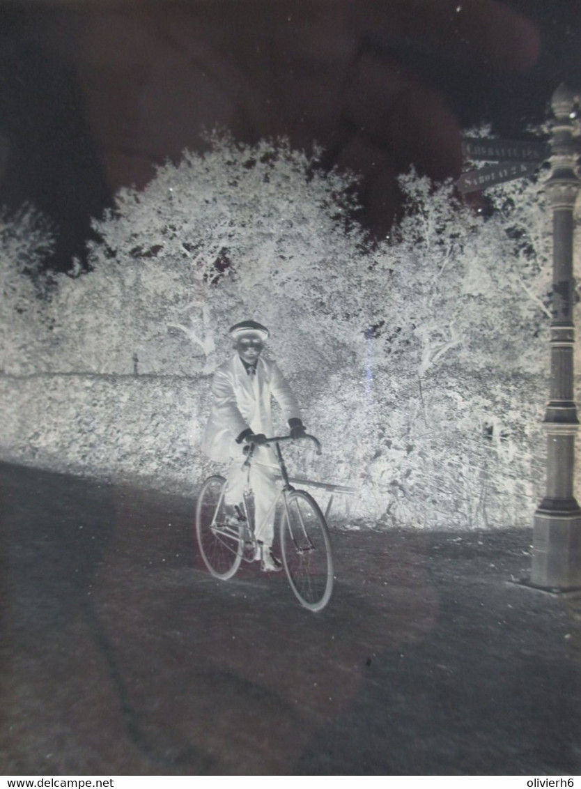 PHOTO SUR VERRE BELGIQUE (M2105) CYCLISTE A VISE (2 Vues) PANNEAU CHERATTE SAROLAY RABOSEE - VELO - Plaques De Verre