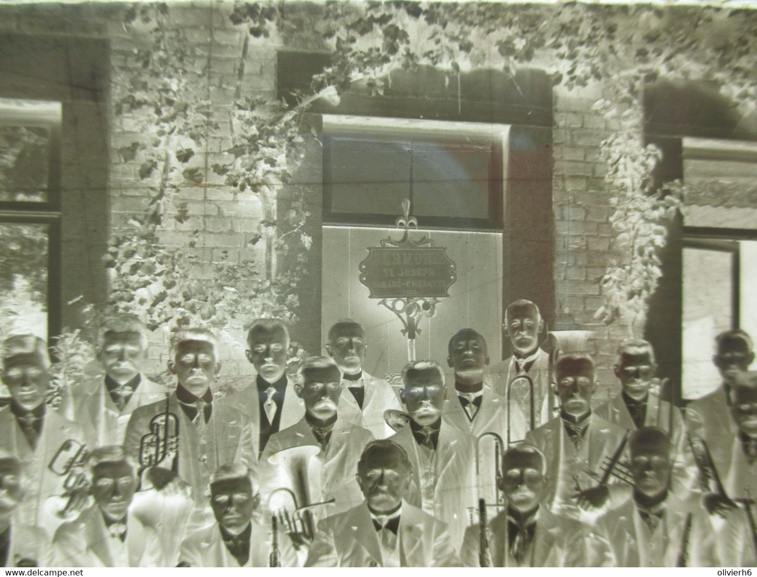 PHOTO SUR VERRE BELGIQUE (M2105) ORCHESTRE FANFARE A VISE (2 vues) HARMONIE ST JOSEPH SABARé CHERATTE 1825