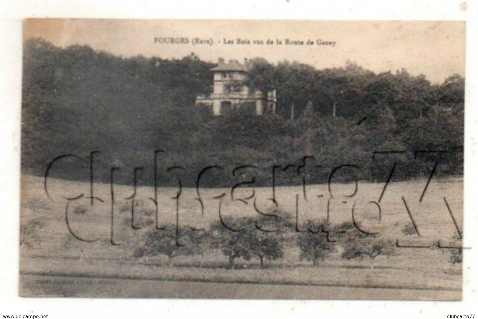 Fourges (22) : Vue Sur La Villa "Les Bois" Prise De La Route De Gasny En 1934 PF. - Fourges