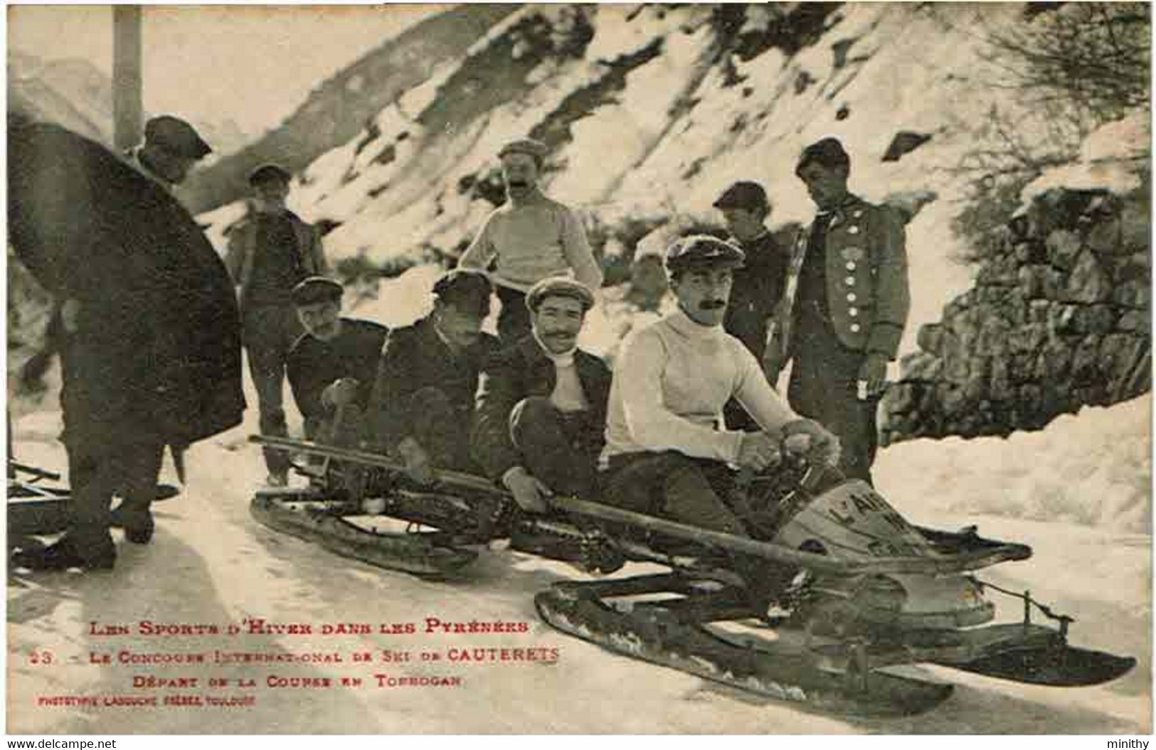 CAUTERETS  :  Les Sports D'Hiver Dans Les Pyrénées  -  Concours International De Ski - Départ De La Course En Tobbogan - Cauterets