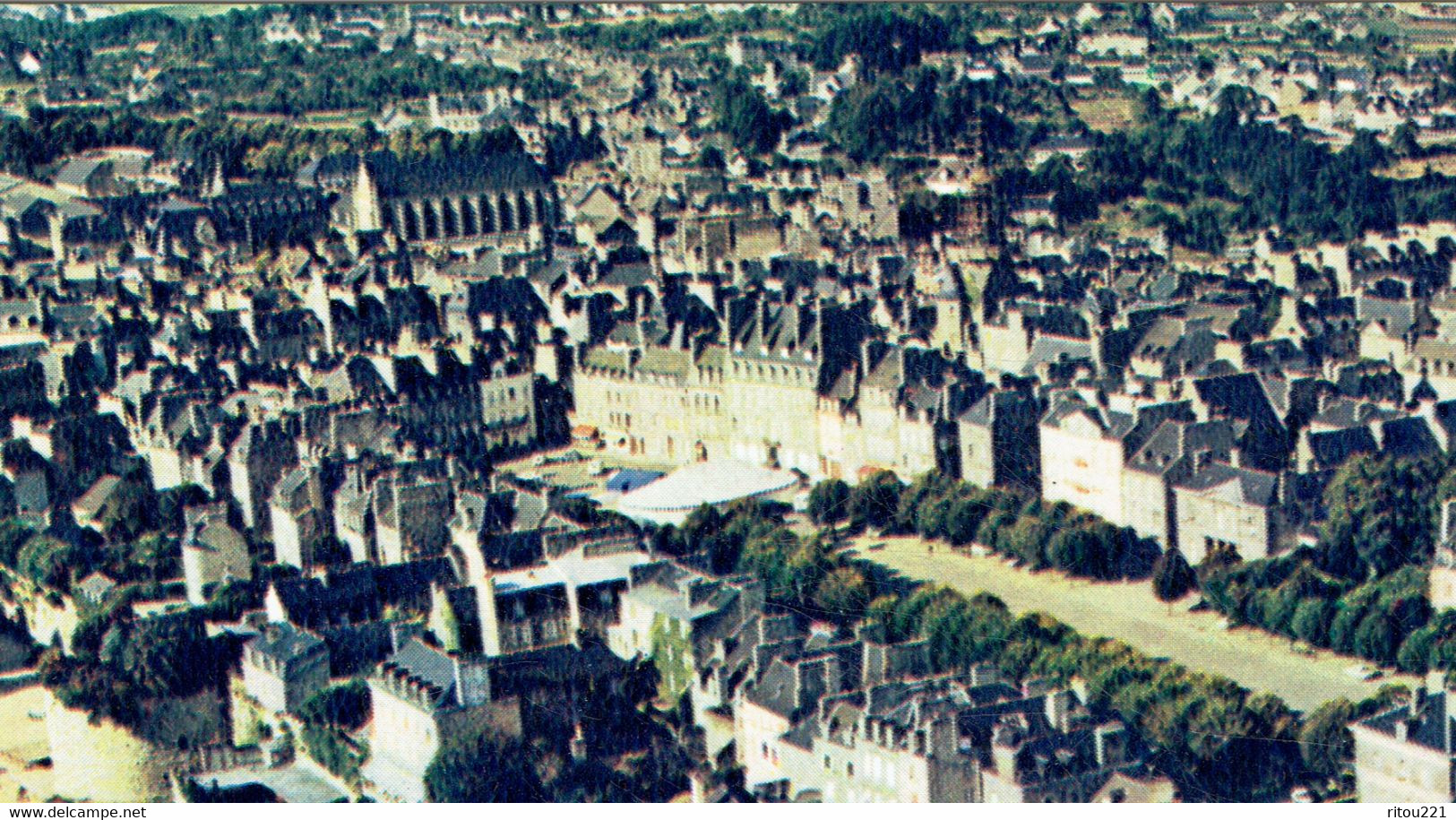 Cpm - 22 - DINAN - Vue Générale - MXA  1743 JOS - Chapiteau Cirque Fête ? - Dinan