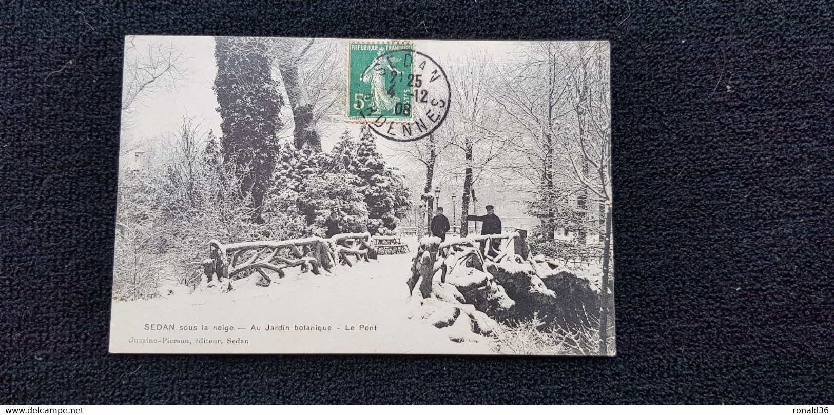 Cp 08 Ardennes SEDAN Sous La Neige Au Jardin Botanique Le Pont ( En Hiver Bois Hommes ) - Sedan