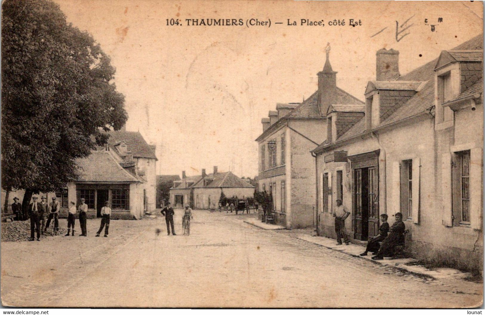 18 THAUMIERS - La Place, Côté Est   * - Thaumiers