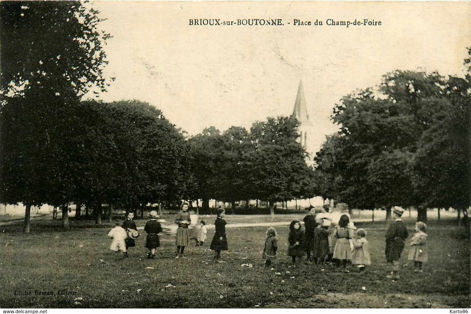 Brioux Sur Boutonne * La Place Du Champ De Foire * Groupe Enfants - Brioux Sur Boutonne