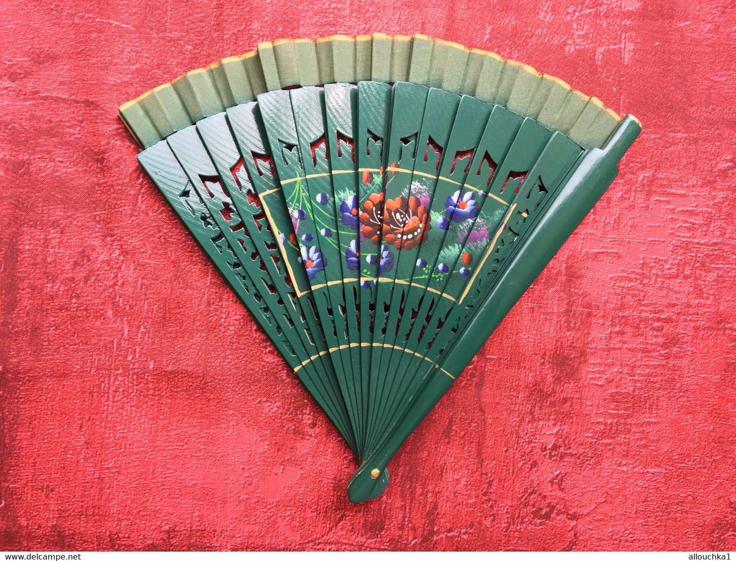 Éventail Fleurs bleuets anémones peinture sur bois vernis-Objets Vintage d'époque fabrication France Hand fan Flowers