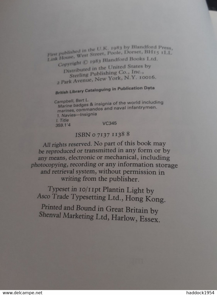 Marine Badges And Insignia Of The World BERT L. CAMPBELL RON REYNOLDS Blandford Press 1983 - Other & Unclassified