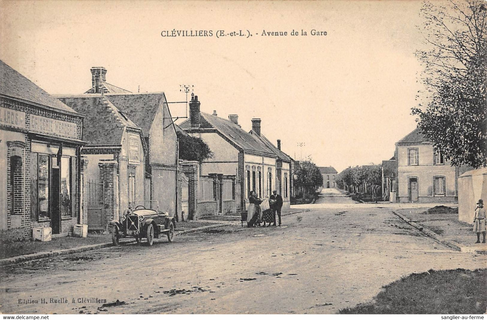 CPA 28 CLEVILLIERS AVENUE DE LA GARE - Autres & Non Classés