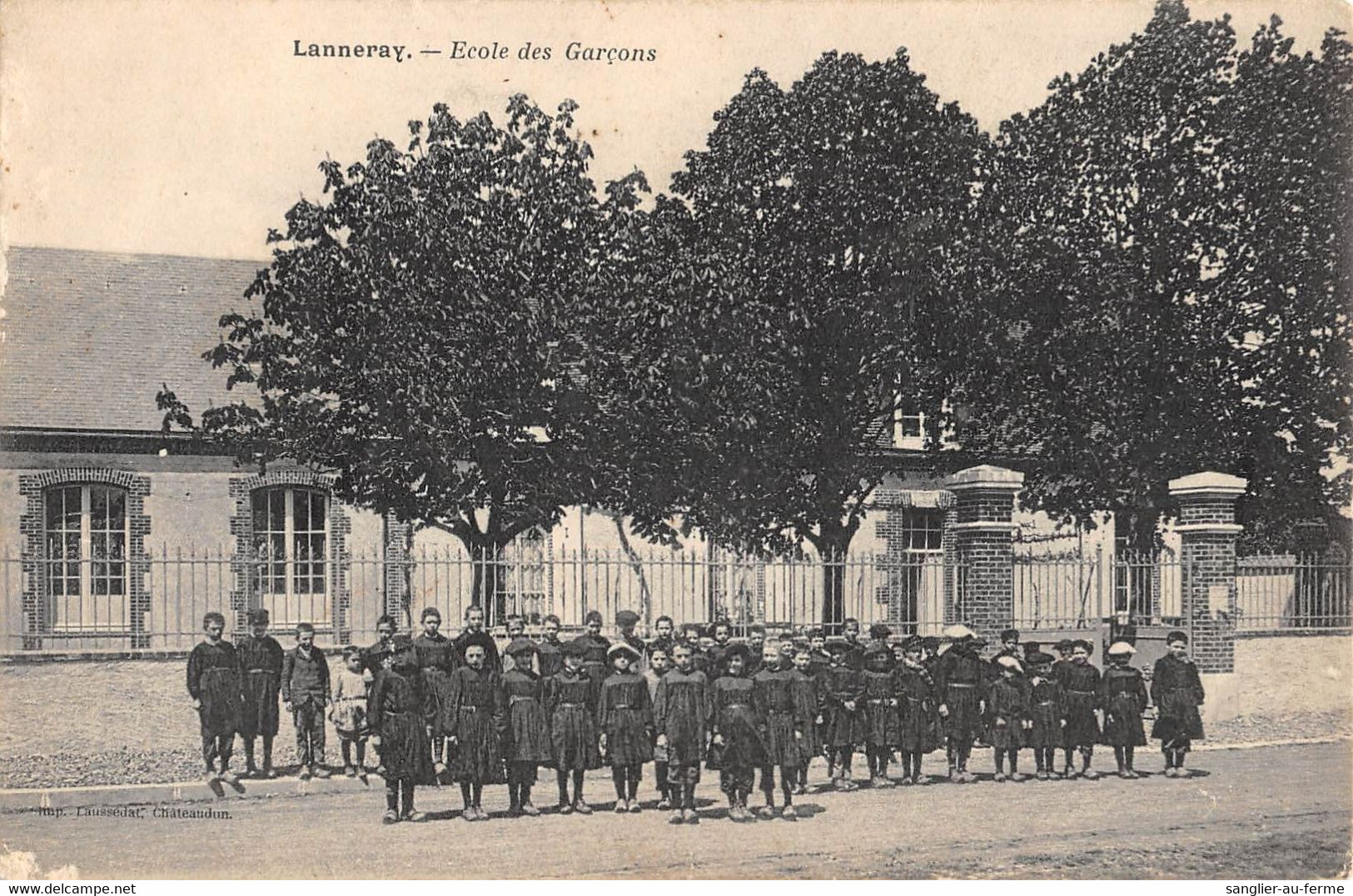 CPA 28 LANNERAY ECOLE DES GARCONS - Other & Unclassified