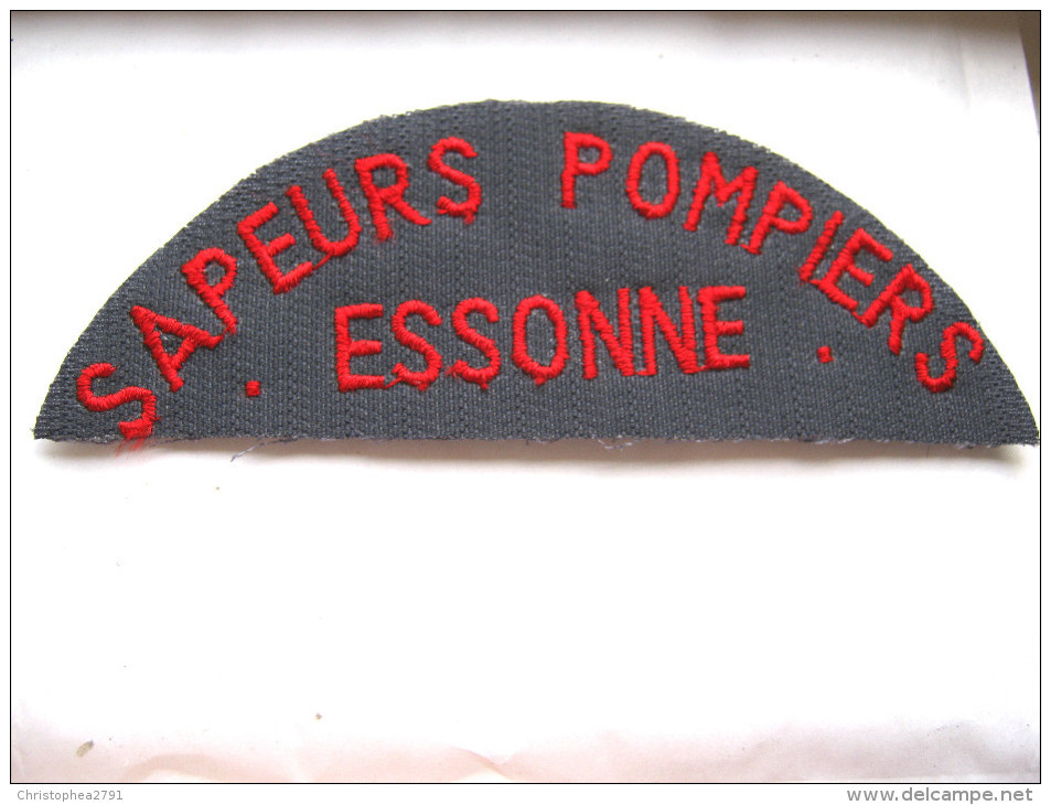 ECUUSON DE MANCHE DES SAPEURS POMPIERS DE L'ESSONNE SUR VELCROS ETAT EXCELLENT - Firemen