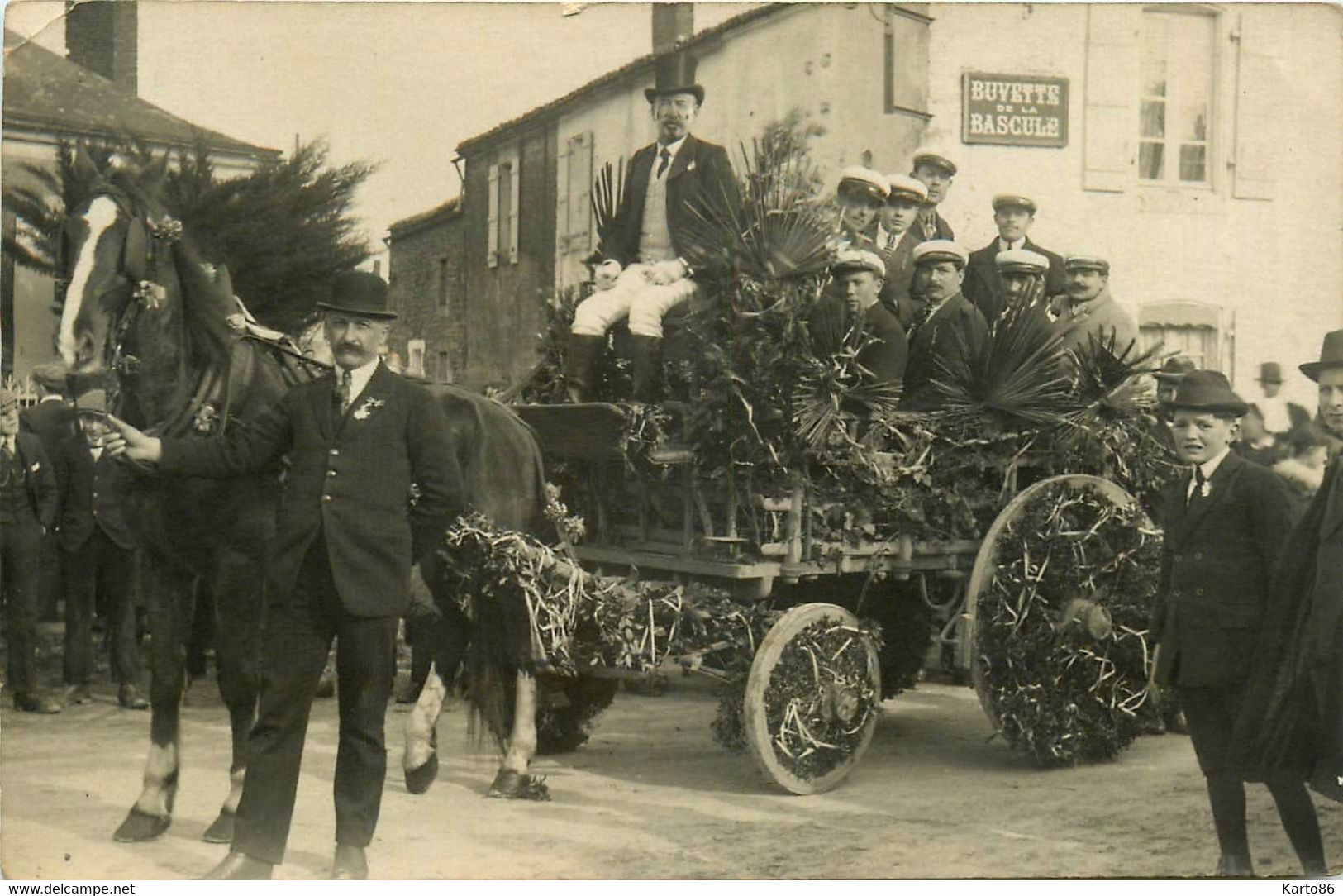 Ste Hermine * Carte Photo * Cavalcade , Mi Câreme , Kermesse * Défilé , Char * Villageois * Buvette De La Bascule - Sainte Hermine