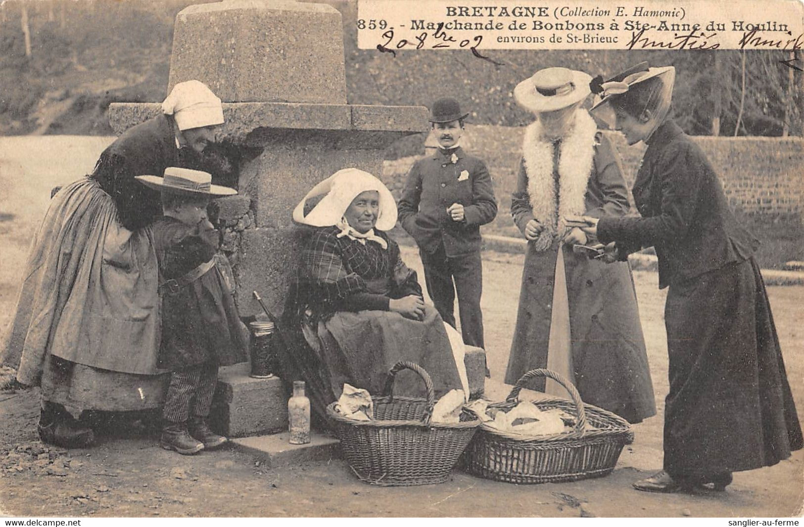 CPA 22 MARCHANDE DE BONBONS A SAINTE ANNE DU HOULIN - Autres & Non Classés