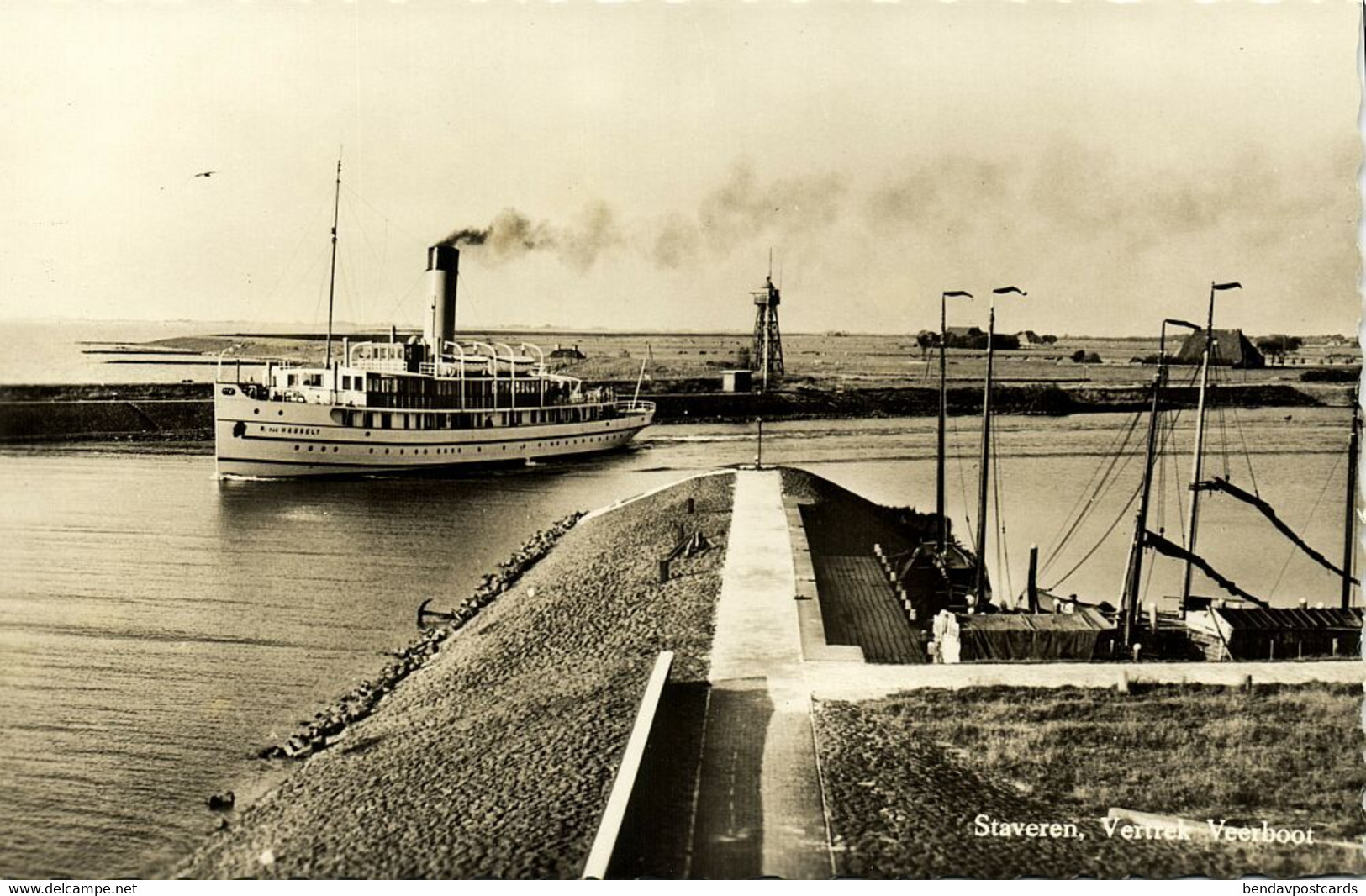 Nederland, STAVOREN, Vertrek Veerboot R. Van Hasselt (1950s) Ansichtkaart - Stavoren