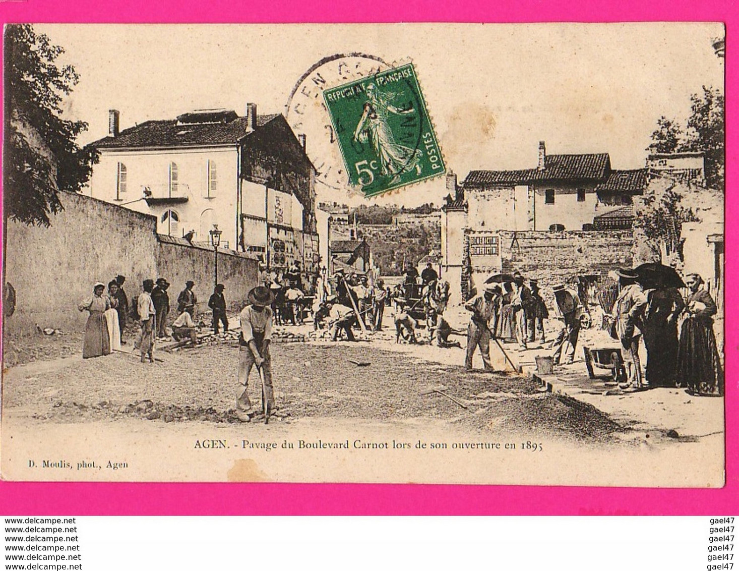 (Ref: Z2273) CPA AGEN (47 LOT & GARONNE) Pavage Du Boulevard Carnot Lors De Son Ouverture En 1895 (très Animée) - Agen