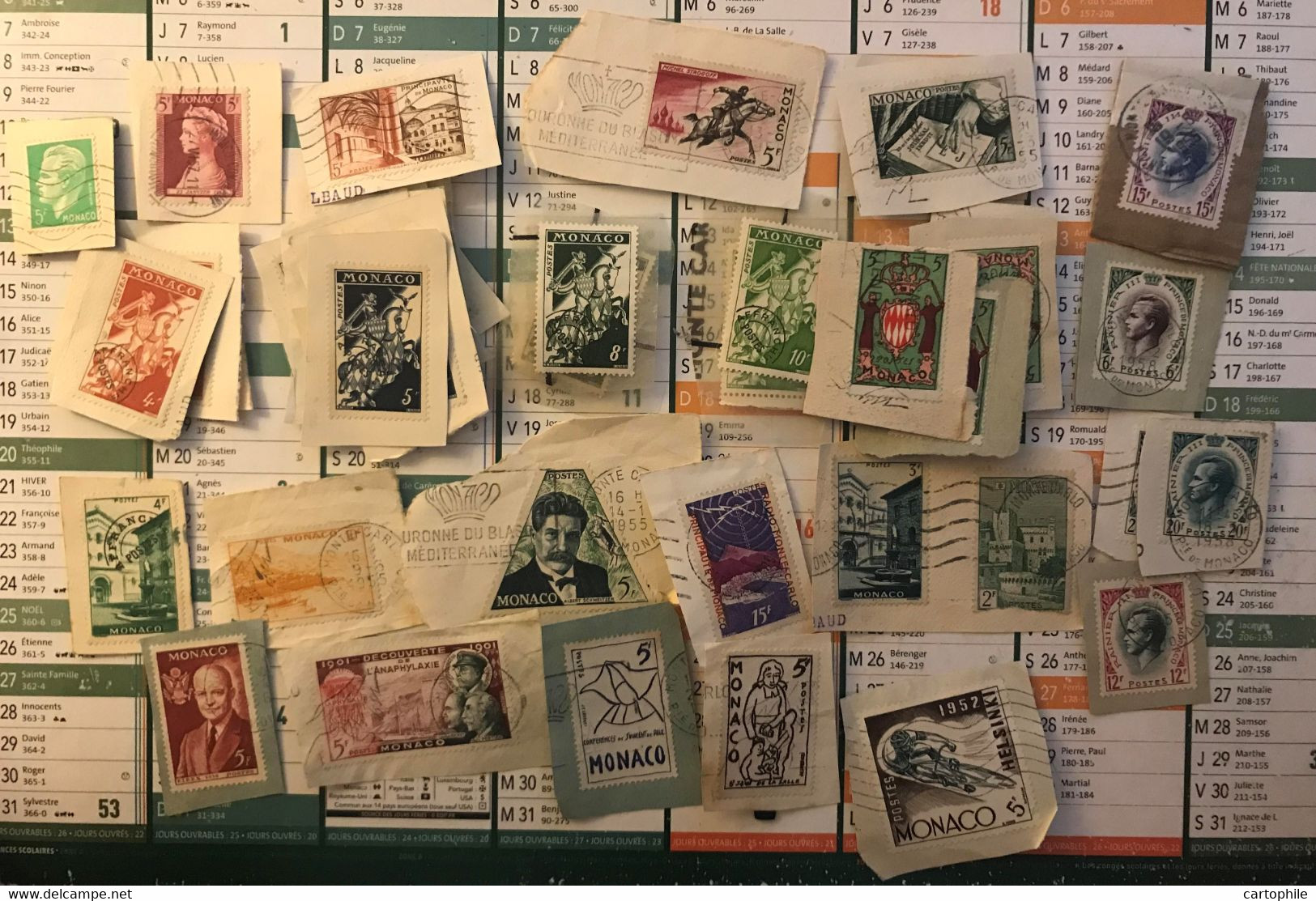 Petit Lot De 45 Timbres De Monaco Des Années 1950 Oblitérés Sur Fragments Dont 19 Préoblitérés (avec Doublons) - Used Stamps