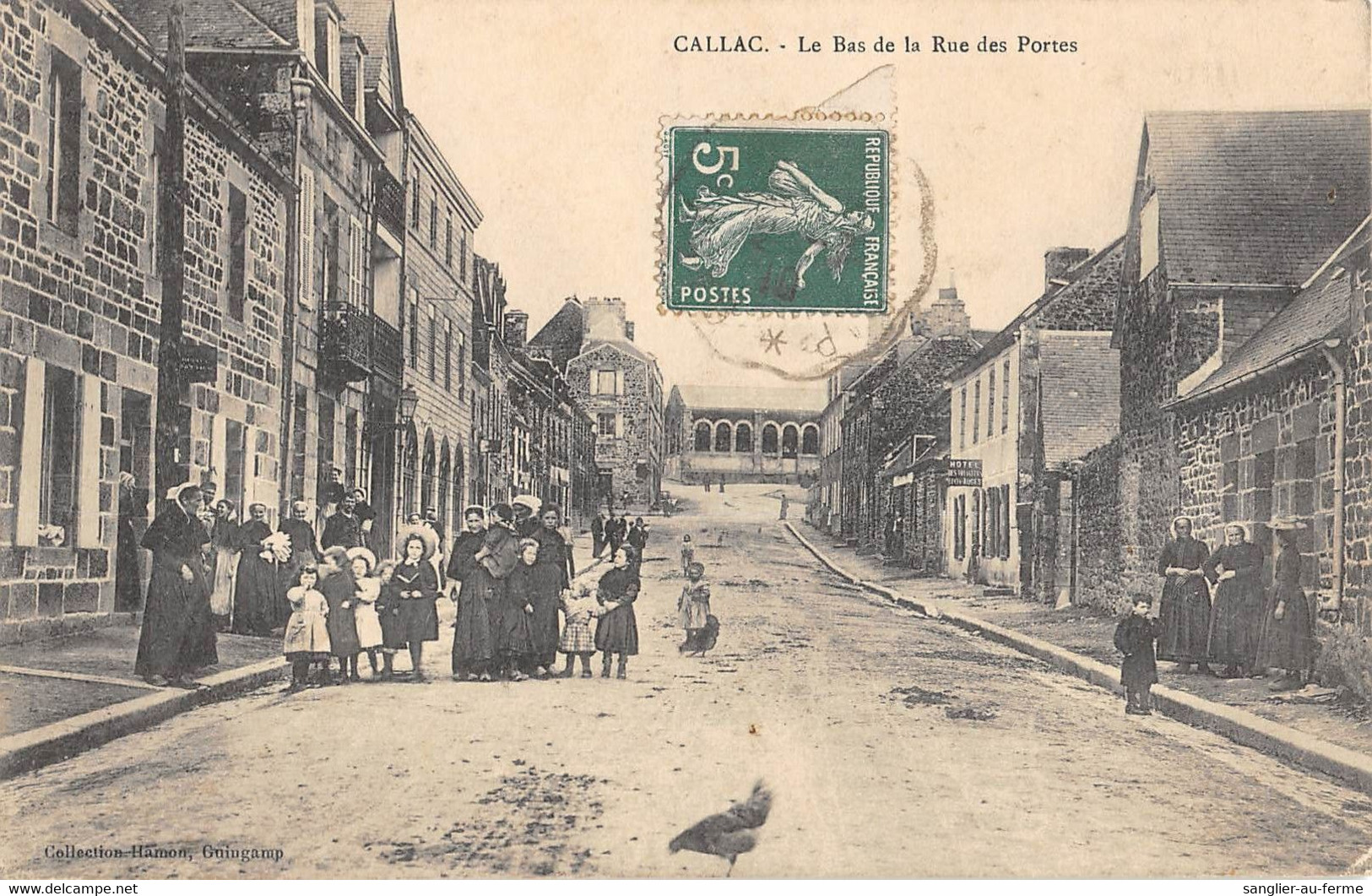 CPA 22 CALLAC LE BAS DE LA RUE DES PORTES - Callac