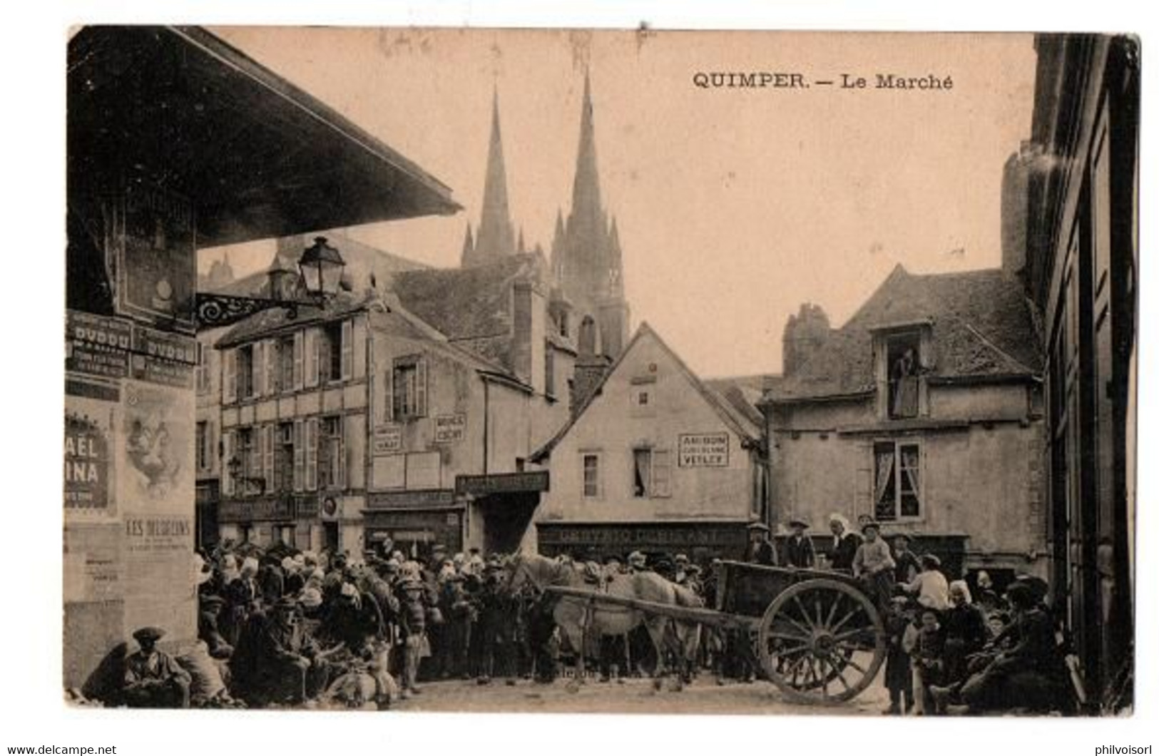 QUIMPER LE MARCHE TRES  ANIMEE - Quimper