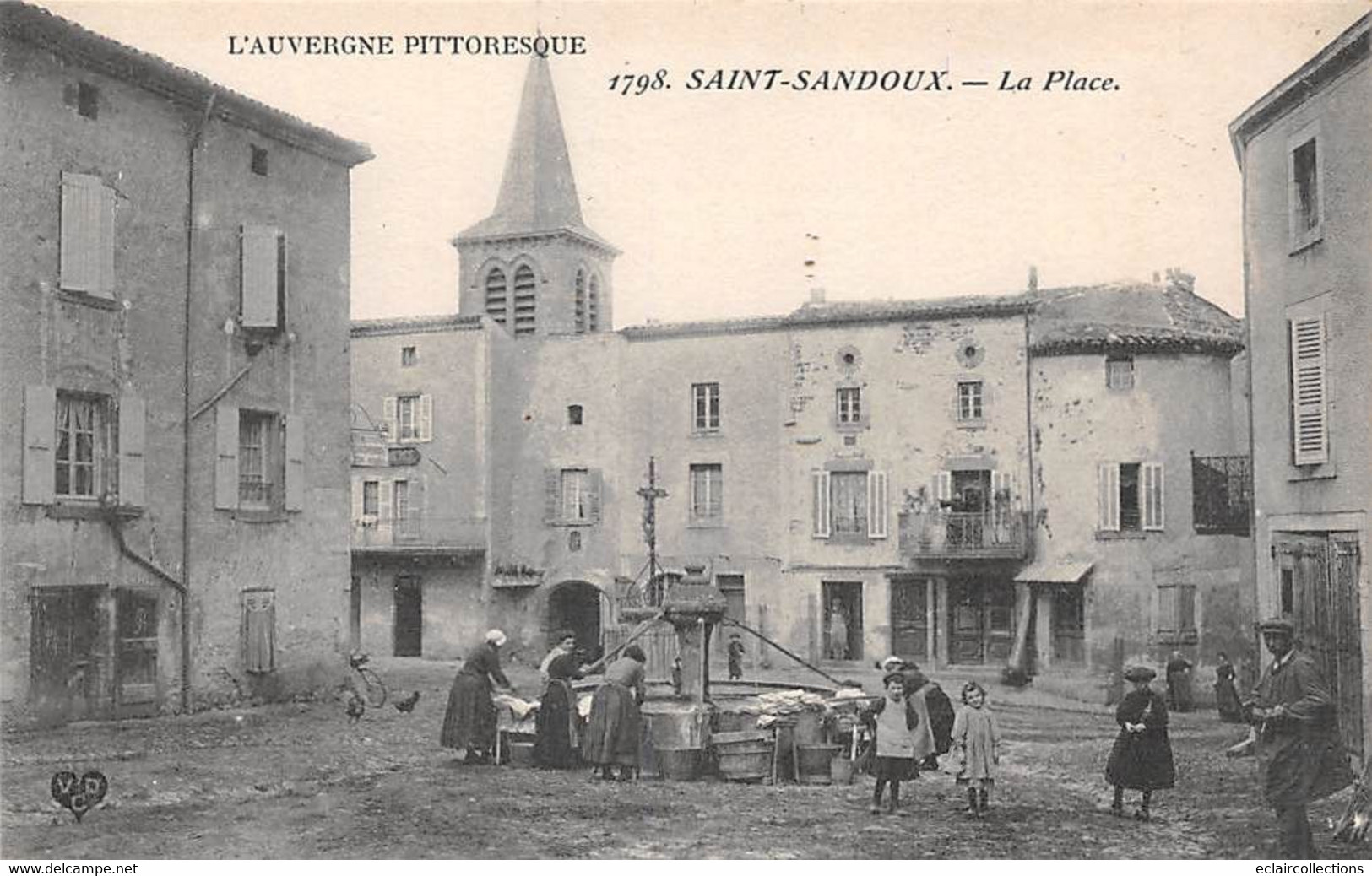 Saint-Sandoux       63          Place. Fontaine. Laveuses          (voir Scan) - Other & Unclassified