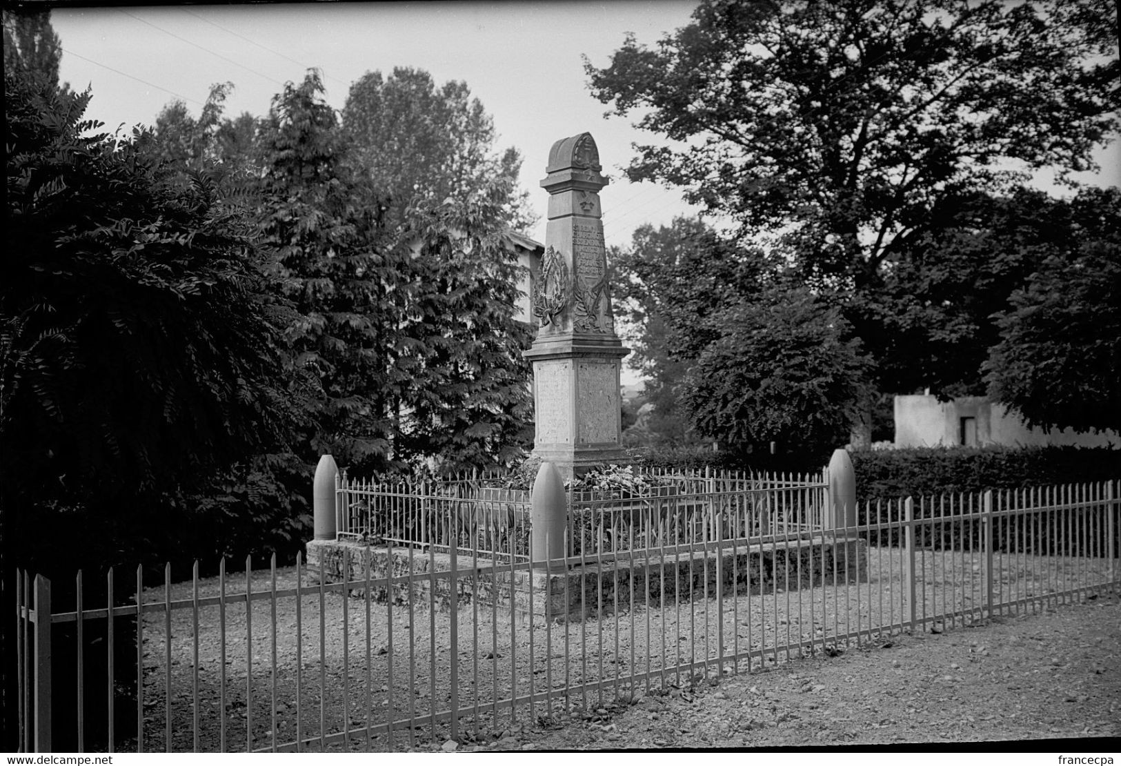 PN 008 - PUY DE DOME - SAINT REMY - Monument Aux Morts - Plaque Photo Originale - Plaques De Verre