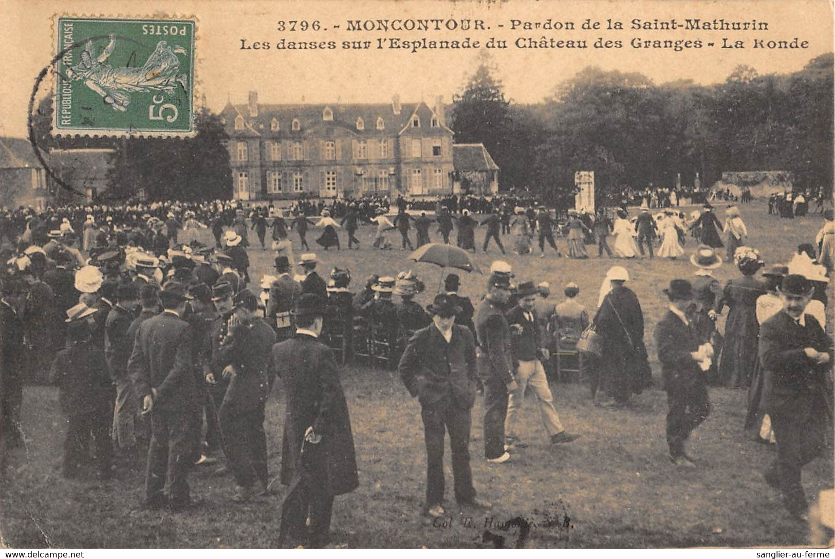 CPA 22 MONCONTOUR PARDON DE LA SAINT MATHURIN LES DANSES SUR L'ESPLANADE DU CHATEAU DES GRANGES LA RONDE - Moncontour