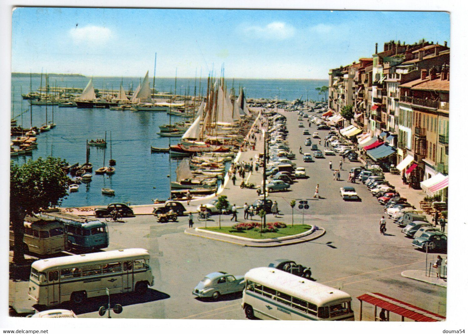 Autocar BERLIET, CHAUSSON, CITROEN 2 Cv, 2 Cv Fourgonnette, PEUGEOT 203, à Cannes - Passenger Cars