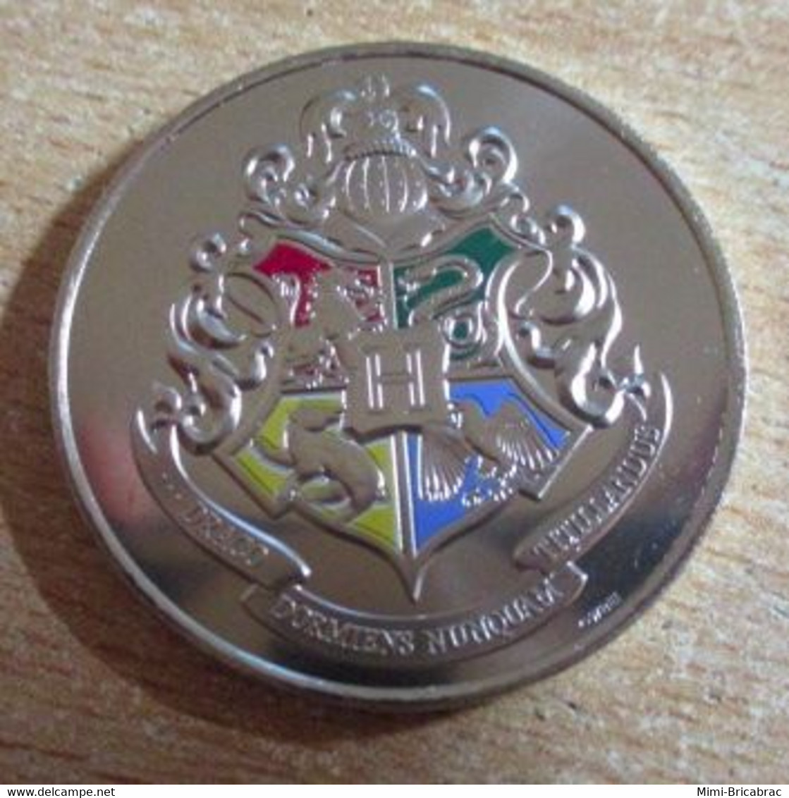 MONNAIE DE PARIS 2021 MEDAILLE COLLECTION HARRY POTTER état Neuf : BLASON POUDLARD Colorisée Double De Ma Collection - Other & Unclassified