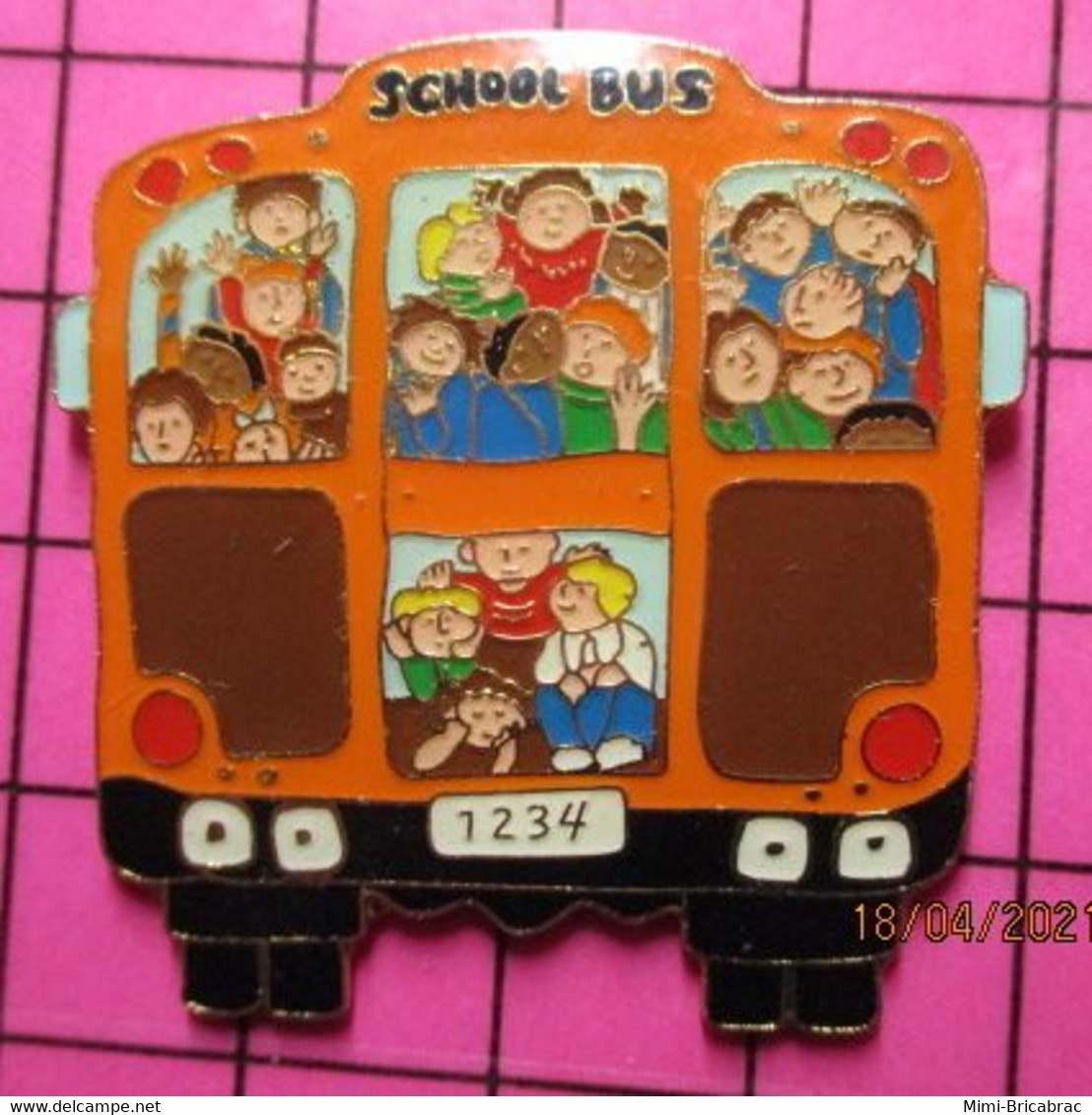 SP08 Pin's Pins / Beau Et Rare / THEME : TRANSPORTS / Très  Grand Pin's AUTOBUS SCOLAIRE SCHOOL BUS - Transportation