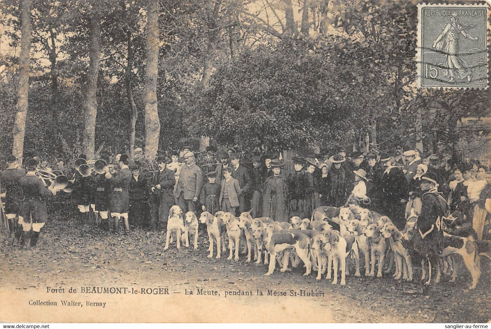 CPA 27 FORET DE BEAUMONT LE ROGER LA MEUTE PENDANT LA MESSE SAINT HUBERT - Autres & Non Classés