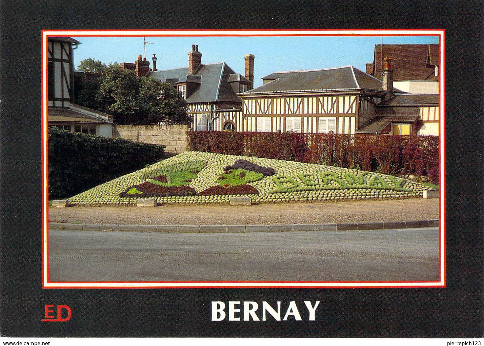 27 - Bernay - Carrefour Au Départ De La Route De Rouen - Bernay