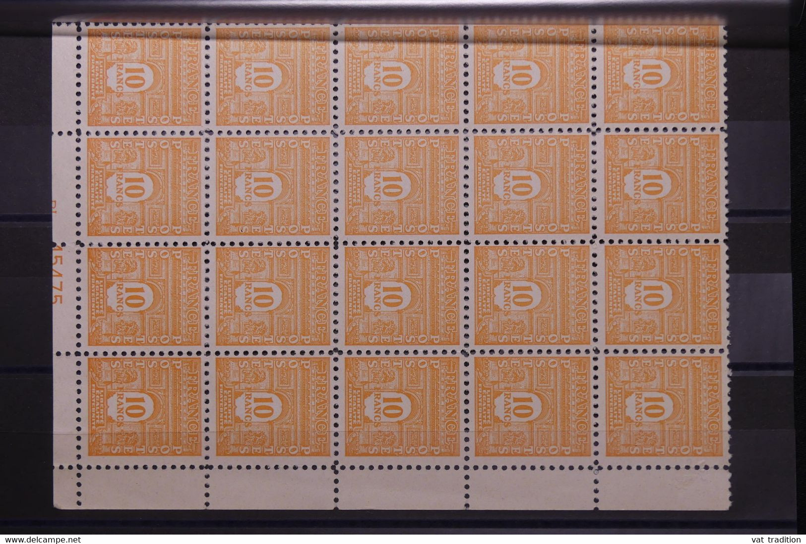 FRANCE - N° Yvert 629 Arc De Triomphe 10f En Bloc De 20  Coin De Feuille - Neufs ** - L 100326 - 1944-45 Arc Of Triomphe