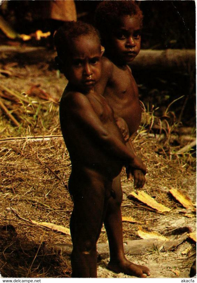 CPM AK Kinderen Van Irian Jaya SURINAME (750418) - Surinam
