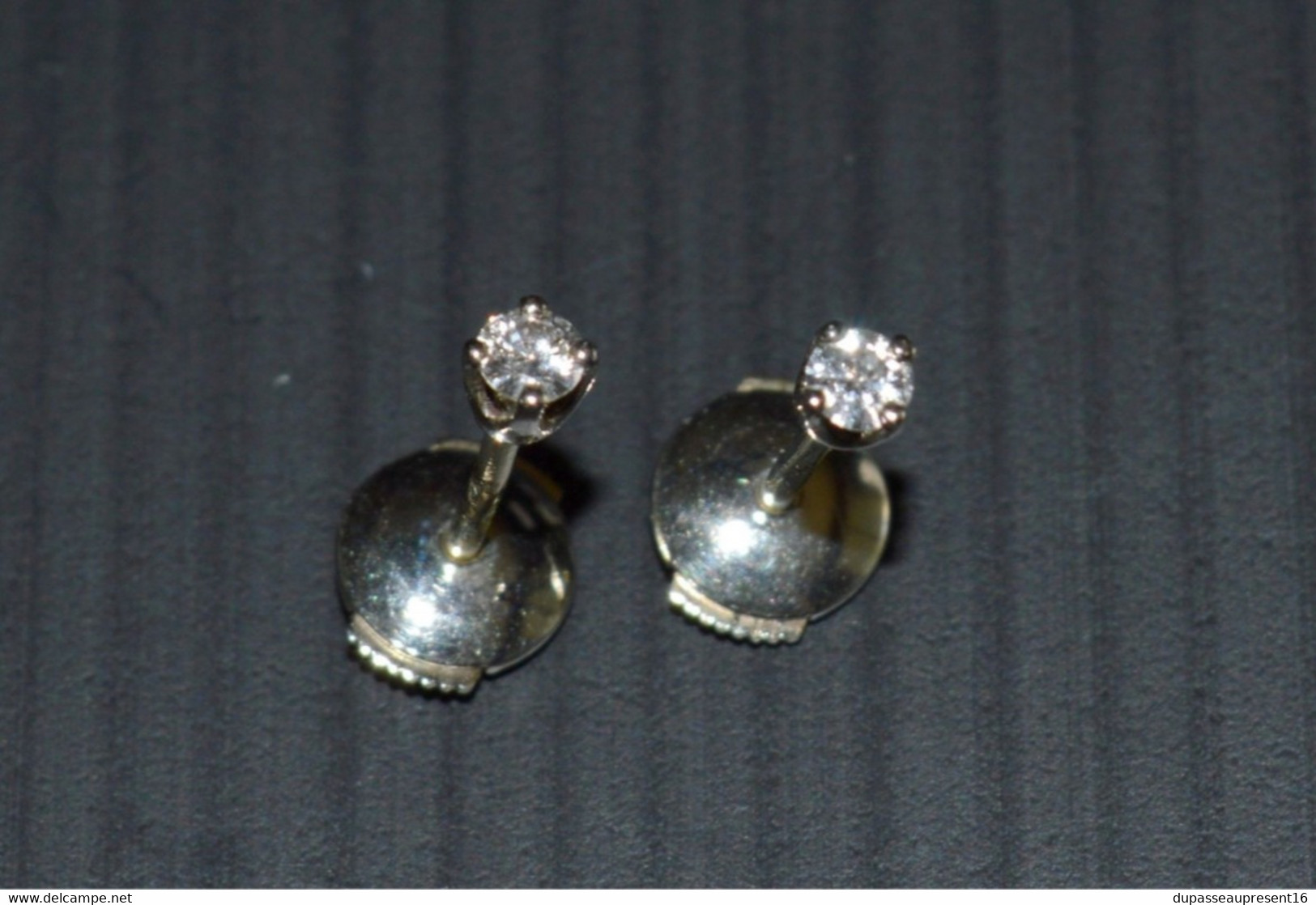 JOLIE PAIRE De BOUCLES D'OREILLES OR Poinçon Tête D'aigle DIAMANTS 0,20 Carats - Diamond