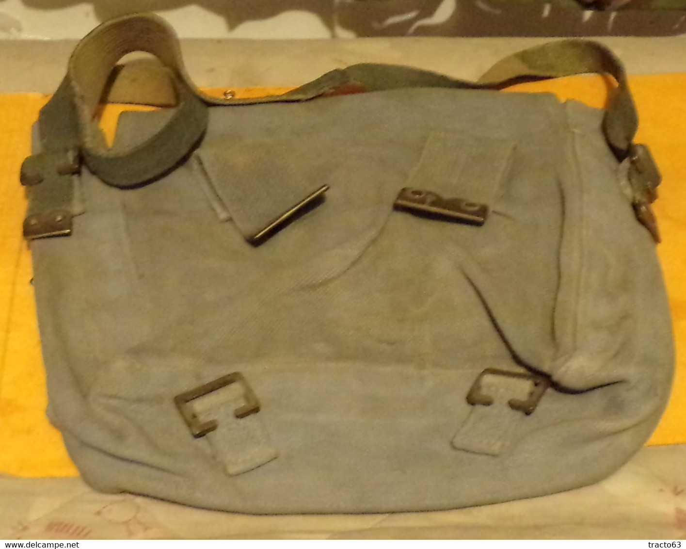 MUSETTE DE L'ARMEE BELGE SANS  TAMPON , PERIODE ANNEE  DE 1960 ENVIRON  ,  ETAT VOIR PHOTOS . POUR TOUT RENSEIGNEMENT ME - Ausrüstung