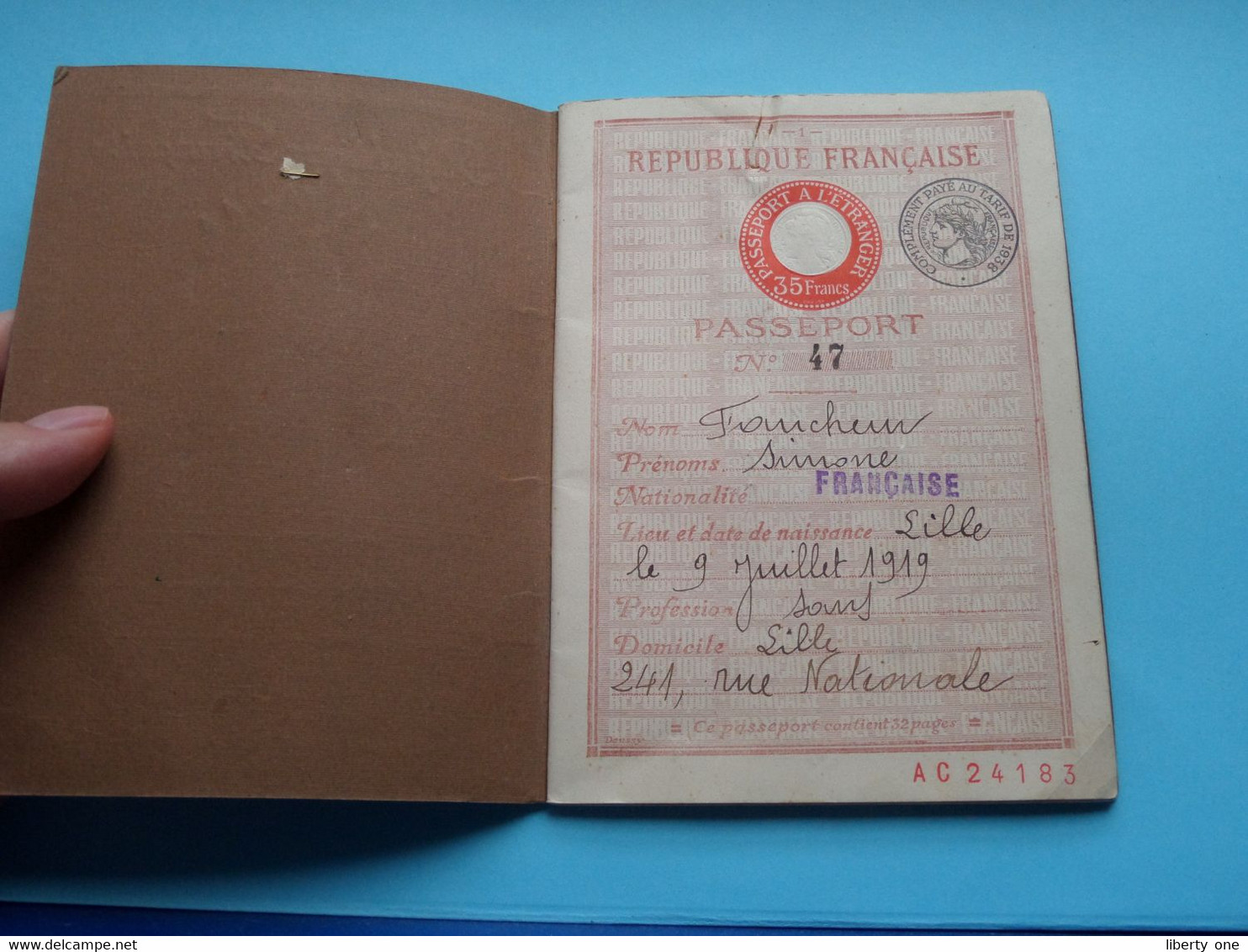 PASSEPORT Rép. Française N° 47 ( Francheur Simone 9 Juillet 1919 Lille ) 1939/40 (voir Photo) ! - Non Classés